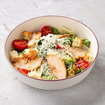 Цезарь с цыпленком в Шоколадница по цене 390 ₽