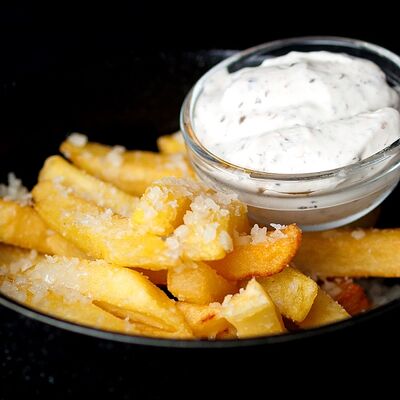 Фри с трюфельным кремом в Rogulevs Burgers по цене 410 ₽