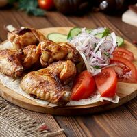 Куриные крылышки в Кафе Дымок