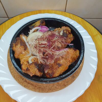 Шашлык из cвинoй шеи в Хинкальная по цене 600 ₽