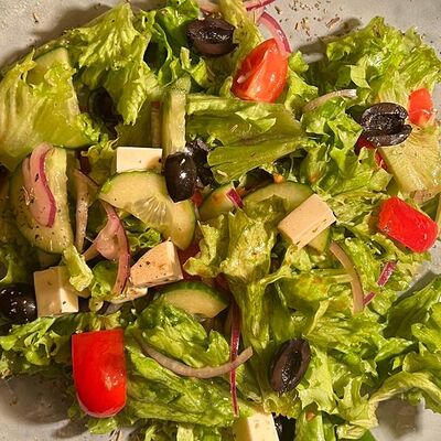 Греческий с домашней брынзой и песто в Лобстер по цене 499 ₽