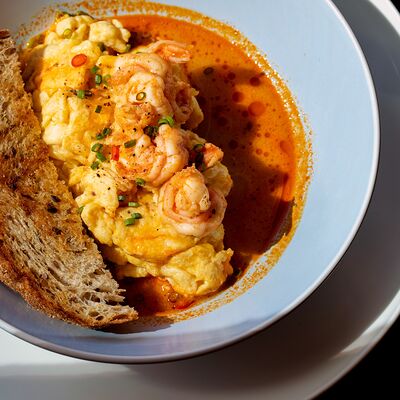 Скрембл с креветками в KARMA по цене 688 ₽