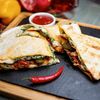 Кесадилья с креветками в Meal me по цене 660