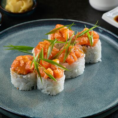 Ролл с креветкой темпура в Пряности & Радости на Васильевском по цене 690