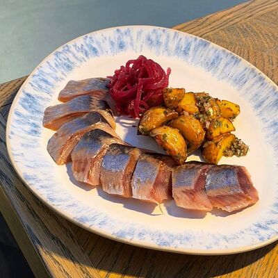 Филе атлантической сельди с картофелем в Веранда по цене 820 ₽