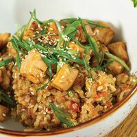 Жареный рис с курицей в Eva bistro