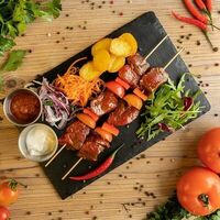Говяжья вырезка на шпажке в Red Mangal