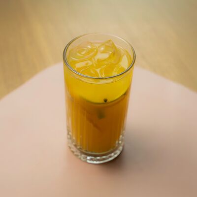 Лимонад персик-маракуйя в Романовская пекарня по цене 450 ₽