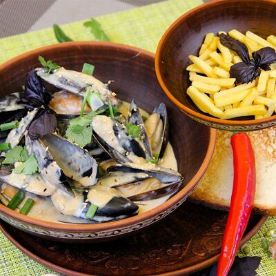 Комбо Мидии в сливках в АрисА - лавка азиатской еды по цене 880 ₽