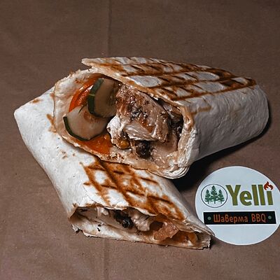 Шаурма с курицей Стандарт в Yelli food по цене 230 ₽