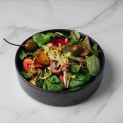 Салат с ростбифом в Buffalero di Mare по цене 1750 ₽