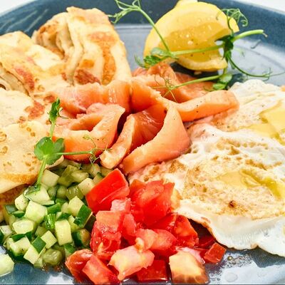 Комбо Завтрак с малосольной семгой в Гуленьки на Комсомольском по цене 799