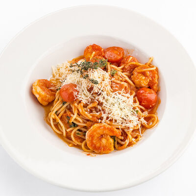 Спагетти в томатном соусе с креветками в Udcкафе Upside Down Cake по цене 540 ₽