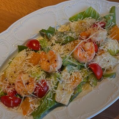 Салат с креветками в JOY FOOD & WINE по цене 750 ₽