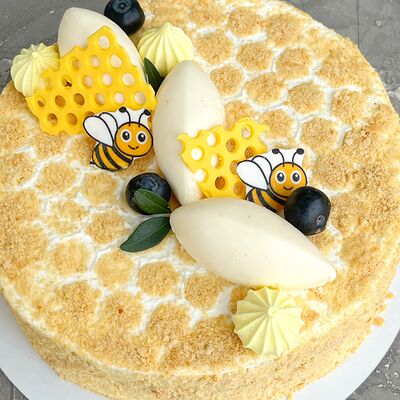 Торт Медовик классический в Tortterry по цене 1860 ₽