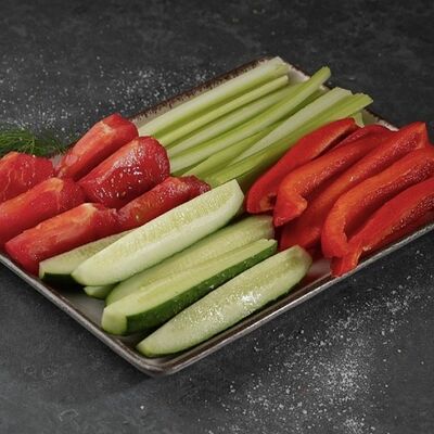 Ассорти из свежих овощей в Много Мяса по цене 469 ₽