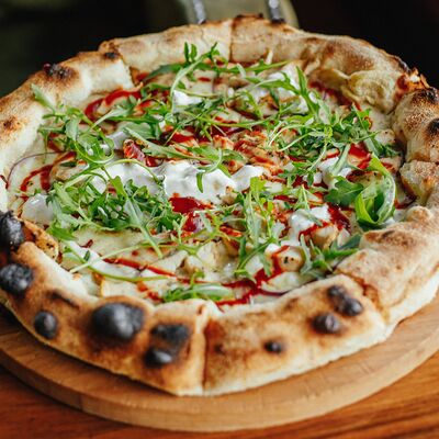 С курицей в баварском соусе в Макадамия по цене 880 ₽