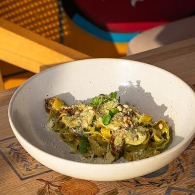 С песто и вялеными томатами в У БЕЛЛУЧЧИ круче по цене 670 ₽