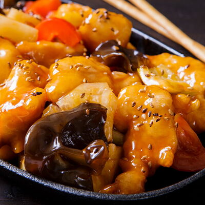 Курица в кисло-сладком соусе с ананасами в Чайна Тун по цене 335