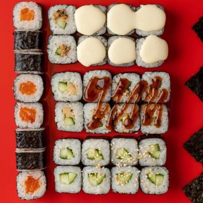 Сет Комбо маки в 7 LiR по цене 970 ₽