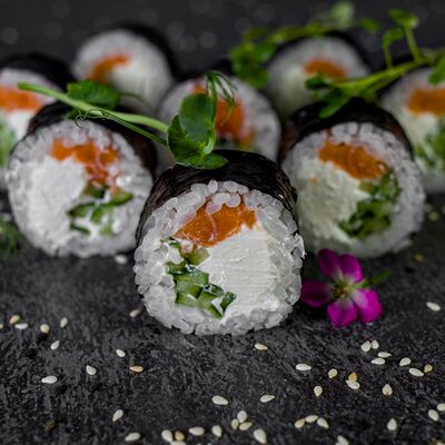 Ролл Футомаки в Restobar Первый & Ресторан доставки Личный повар по цене 449 ₽