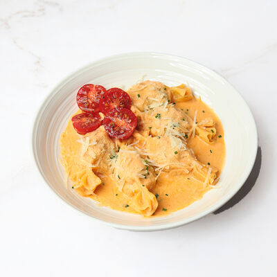 Равиоли с тигровыми креветками в соусе Биск в MOGU по цене 845 ₽