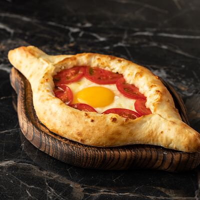 Аджарский хачапури с помидорами в Sesilia по цене 590