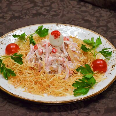 Салат Гнездо перепелки в Лесная поляна по цене 750 ₽