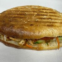 Шаверма из куриной булкой в Кафе шаверма