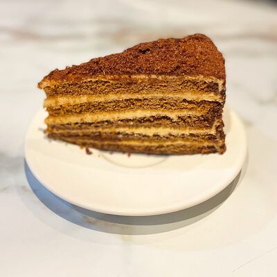 Медовик в Просто кофе по цене 190 ₽