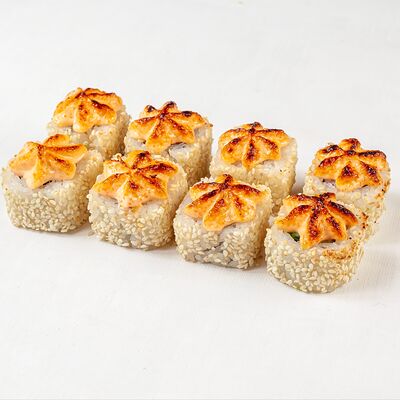 Ролл запеченный Калифорния с крабом в кунжуте в СитиФокс по цене 466 ₽