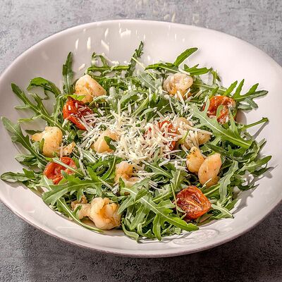 Салат с рукколой и креветками в Чиполучо по цене 499