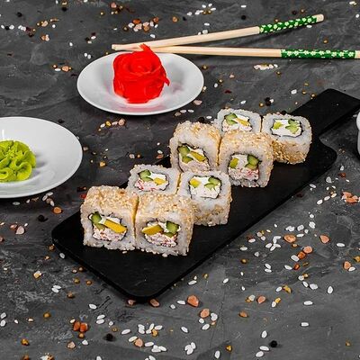 Калифорния в кунжуте в Суши Пати по цене 550 ₽