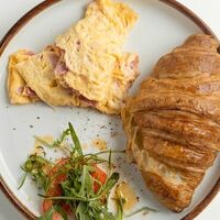 Омлет с ветчиной и сыром в Кейк