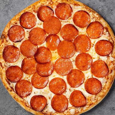 Пеперони 40 см в Hello Pizza по цене 899 ₽