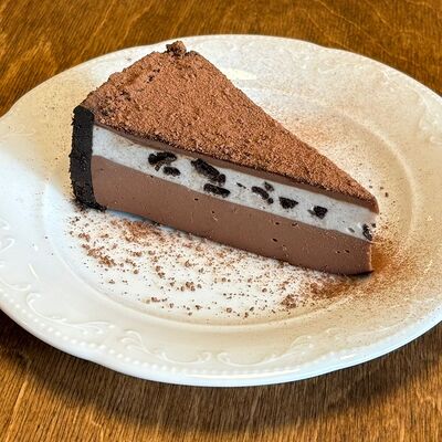 Чизкейк мусс с шоколадом и орео в Cook cafeshop по цене 470 ₽