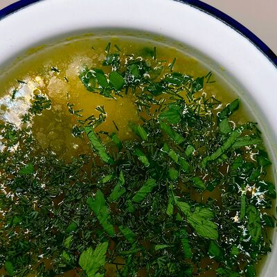 Куриный бульон с лапшой и яйцом в #ВМЯСО по цене 380 ₽