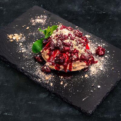 Десерт Анна Павлова в География по цене 280 ₽