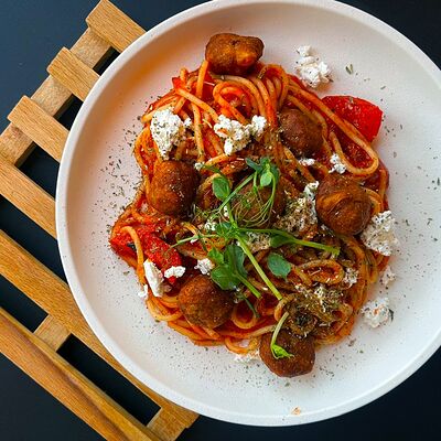 Болоньезе с фрикадельками в Бекки бар по цене 480 ₽