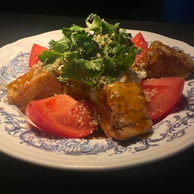 Салат с хрустящими баклажанами в Мимино по цене 695 ₽