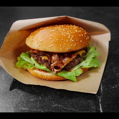  Бургер Баварский в YES по цене 690 ₽