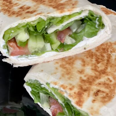 Завертон с красной рыбой в Булка и Мясо по цене 520 ₽