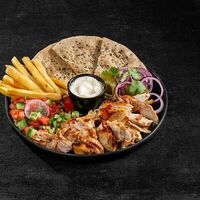 Шаверма на тарелке в Bright Israeli Grill