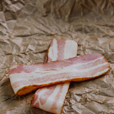 Бекон жареный в В рот хот-дог по цене 53 ₽