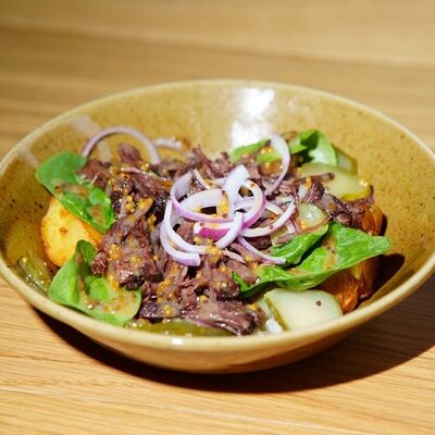 Салат с межреберный мясом в Большая шишка по цене 660 ₽