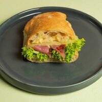 Чиабатта с пармой в Сельдерей