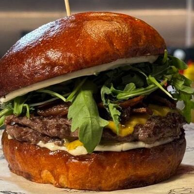 Грибной с трюфельным соусом в Горячие головы по цене 1100 ₽