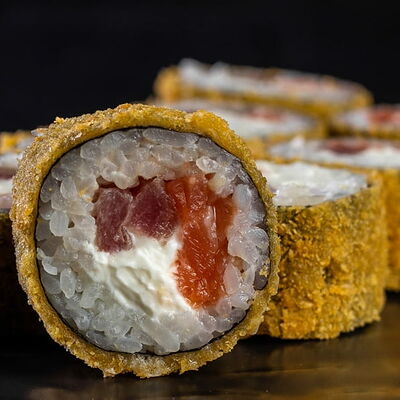 Темпура лосось с тунцом в Sushi7 по цене 602 ₽