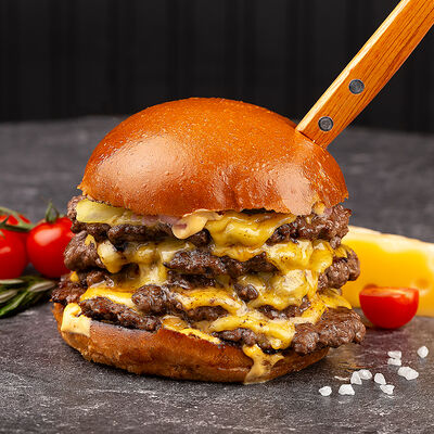 Бургер Мегаед в Крылышки & Рёбрышки по цене 1892 ₽