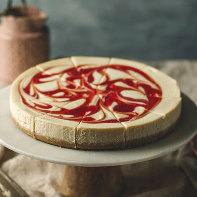 Чизкейк Нью-Йорк с клубникой Стандарт в Десерт Коллекция по цене 1890 ₽